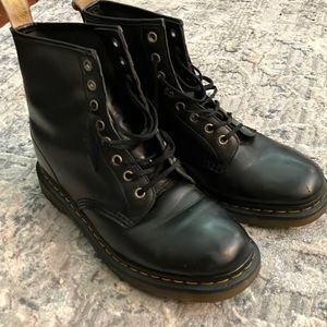 Dr Martens vegan boot size 10 black